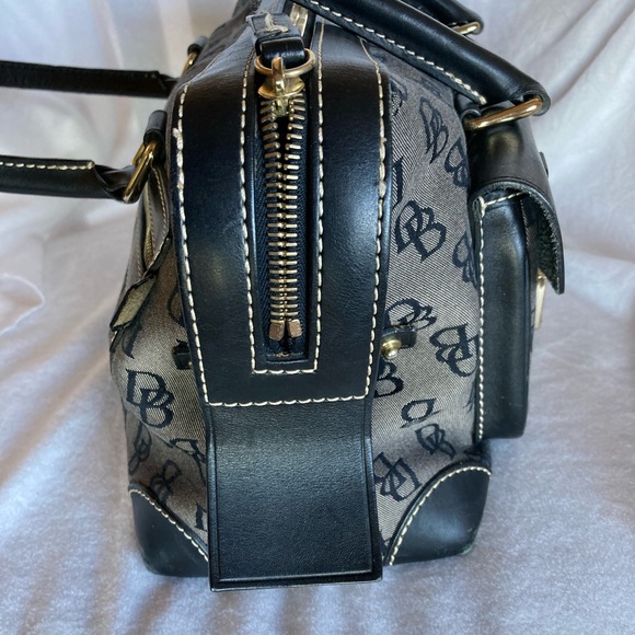 DOONEY & BOURKE SIGNATURE SATCHEL PURSE VINTAGE,  DOUBLE LOCKING POCKETS EUC - Picture 3 of 7